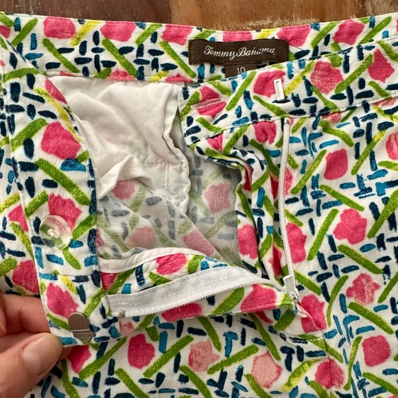 Tommy Bahama Colorful Patterned Women Shorts - Picture 5 of 7